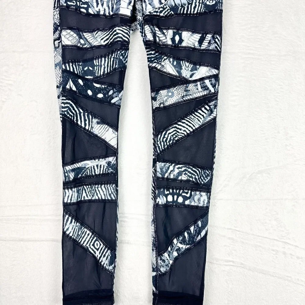 Lululemon Wanderlust Highest Times Leggings Butterfly Navy Print Size 6